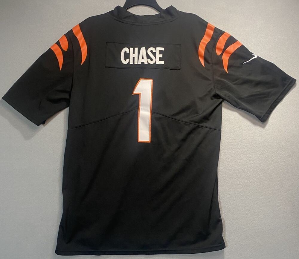Ja’Marr Chase #1 Cincinnati Bengals Nike On Field Black NFL Jersey, Mens Size L.